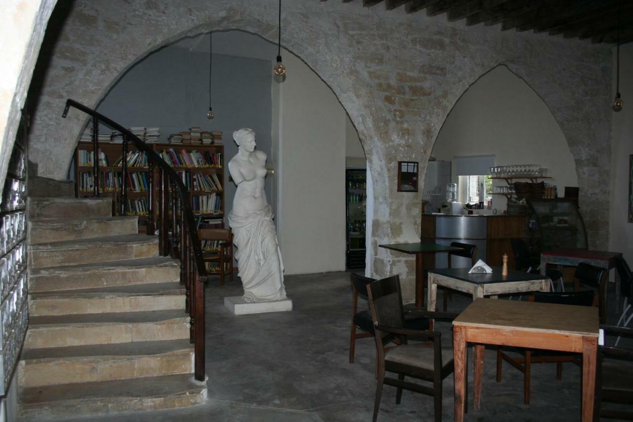 Cornaro Fine Arts Center Lägenhet Limassol Exteriör bild